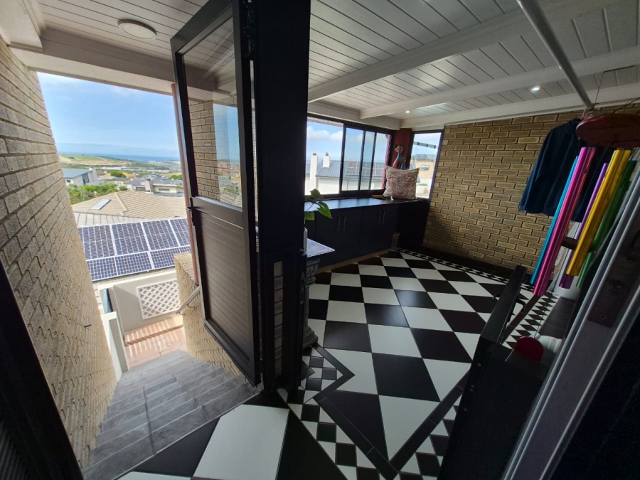4 Bedroom Property for Sale in Monte Christo Western Cape